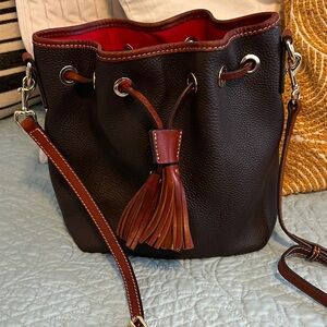 Dooney & Bourke Elegant Brown Leather Bucket Bag